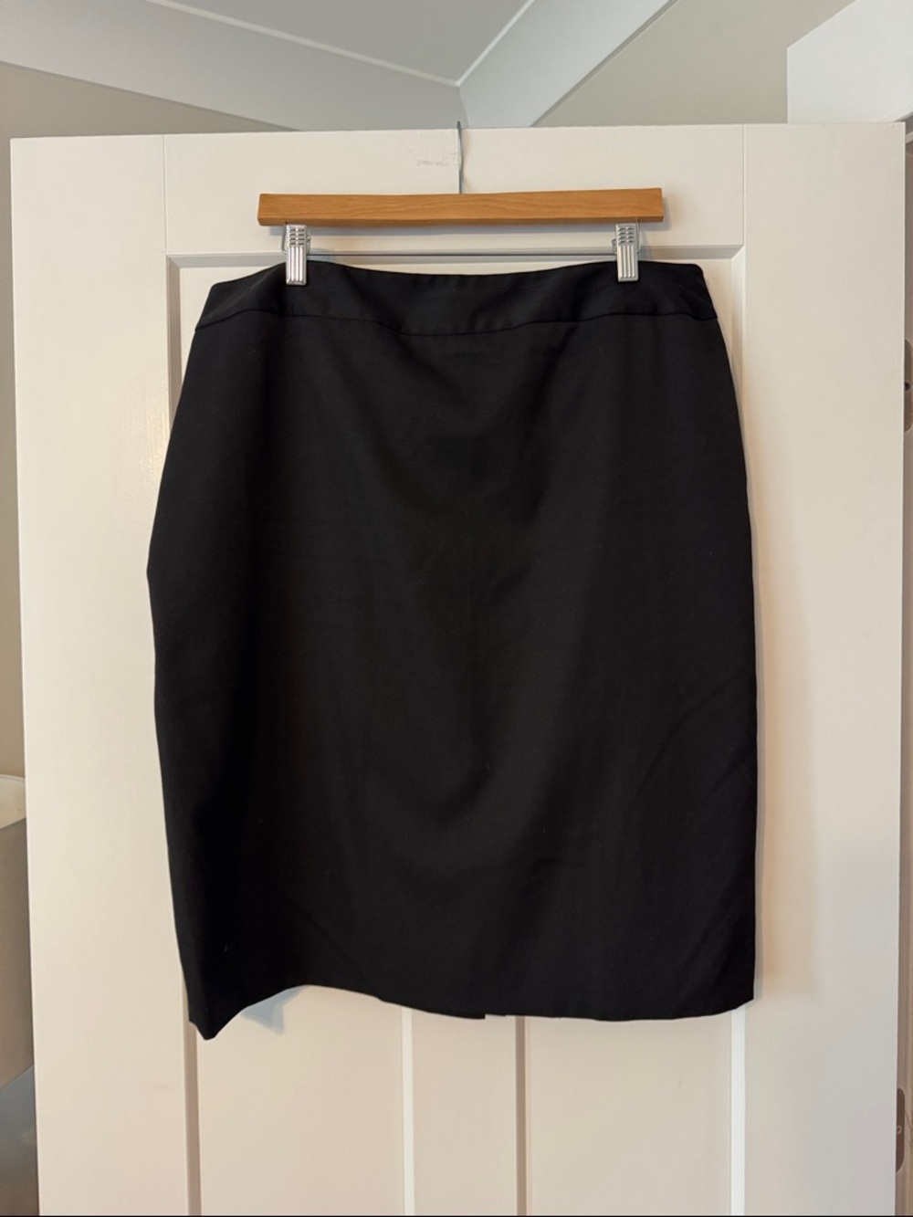 Anne Klein Classic Black Pencil Skirt
